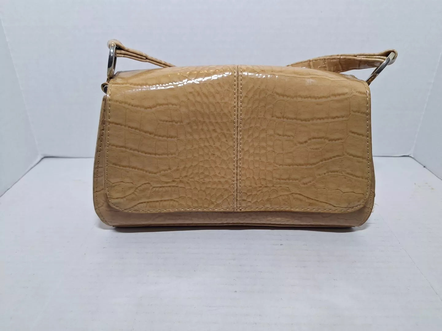 liz claiborne gold purse