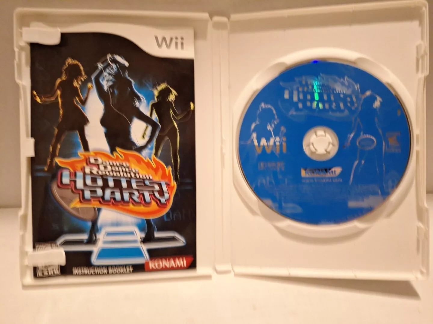 Dance Dance Revolution Hottest Party (Nintendo Wii, 2007) Light Scratches, Works-Tested