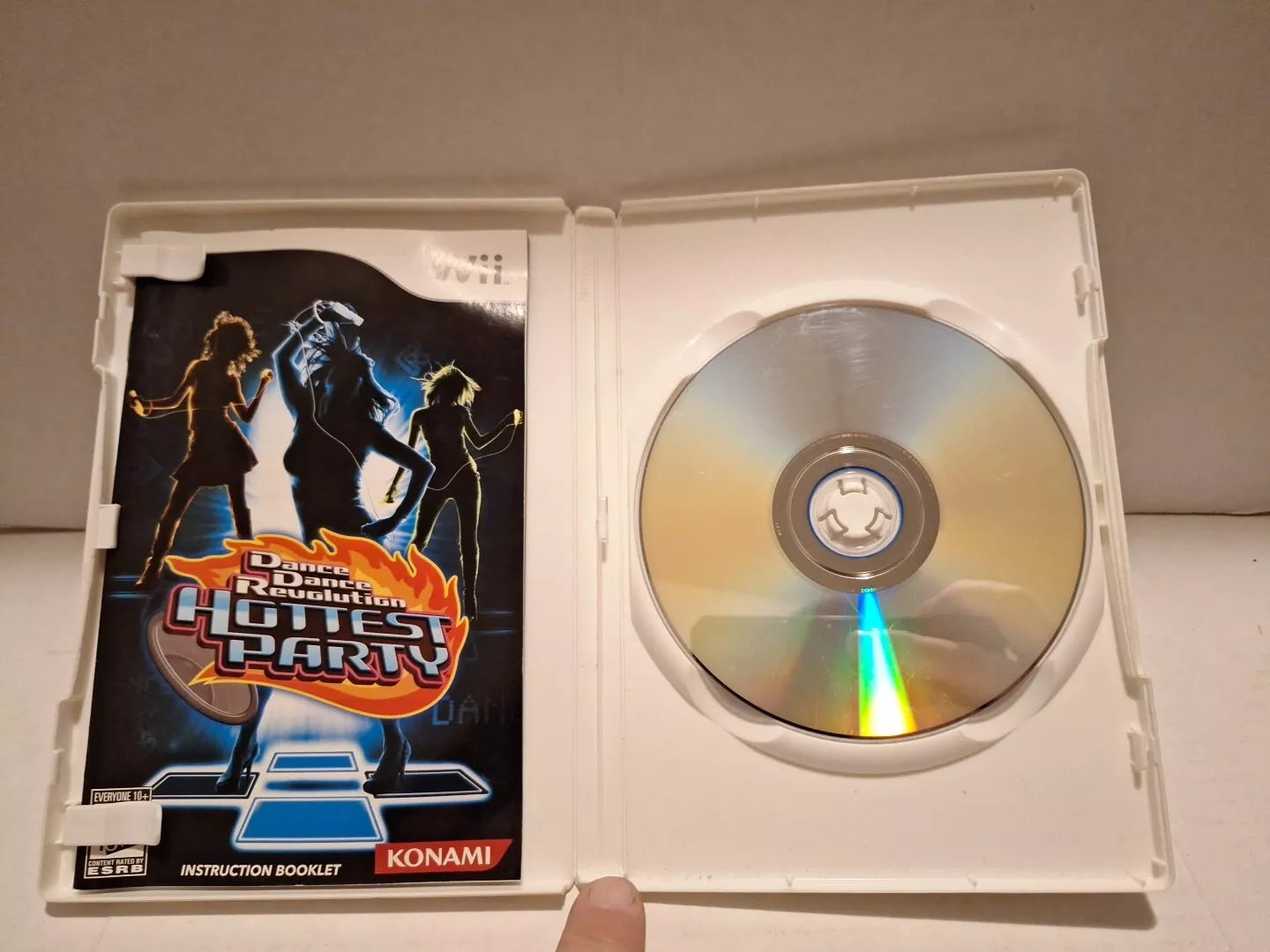 Dance Dance Revolution Hottest Party (Nintendo Wii, 2007) Light Scratches, Works-Tested