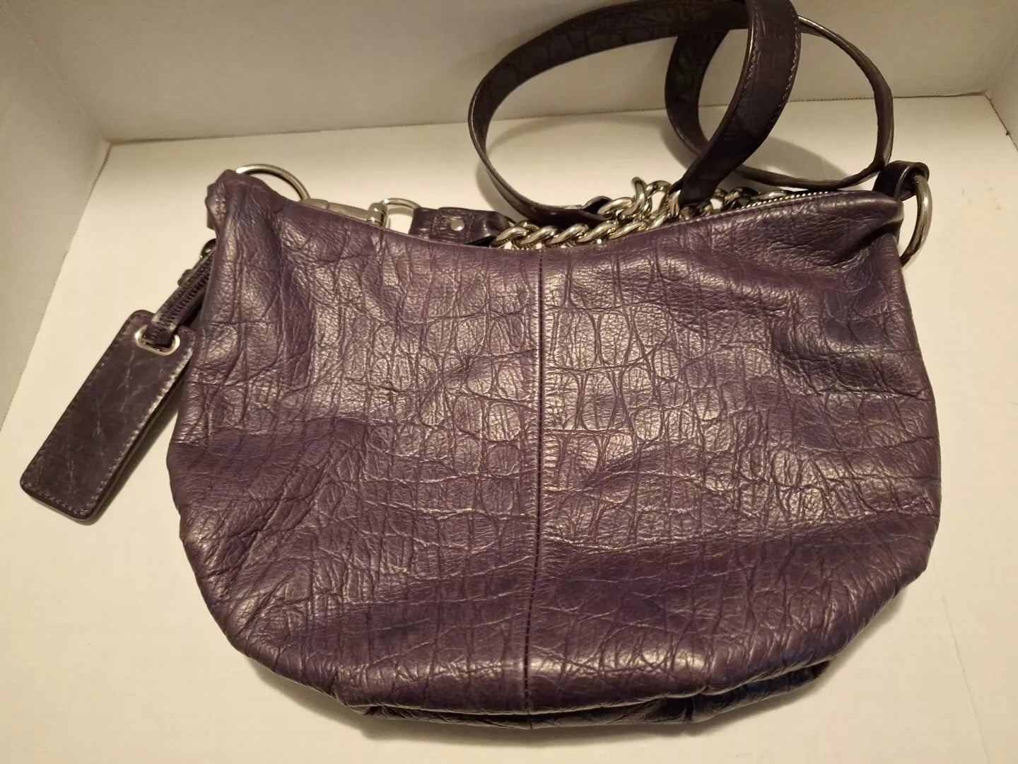 B Makowsky Purple Genuine leather handbag Shoulder Strap Is Leather And Chain